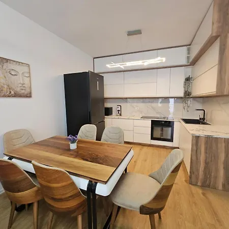 Diam - Liqeni I Thate - Tirana