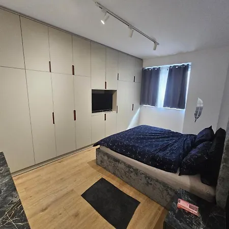 Diam - Liqeni I Thate - Apartman Tirana