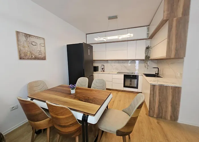 Diam - Liqeni I Thate - Tirana